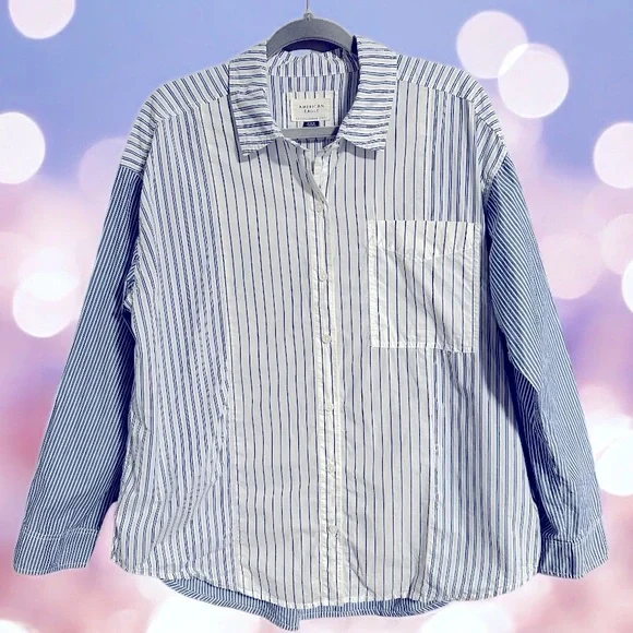 American Eagle Womens Core Perfect Button Down Shirt in Blue White Stripe Mix - Picture 5 of 8